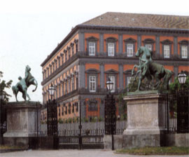 Vista del palacio desde los Caballos de Bronze